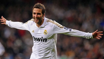 开云中国|意甲防守巅峰对决，克雷莫纳对阵卡利亚里，进攻之钥谁将掌握？